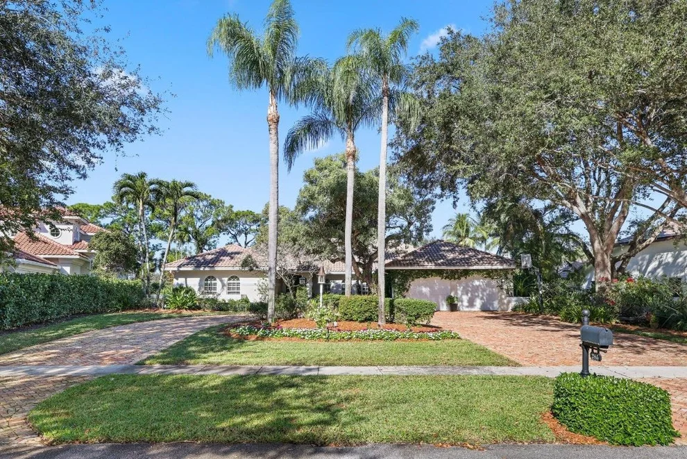 Unit for sale at 2865 Banyan Boulevard Circle NW, Boca Raton, FL 33431