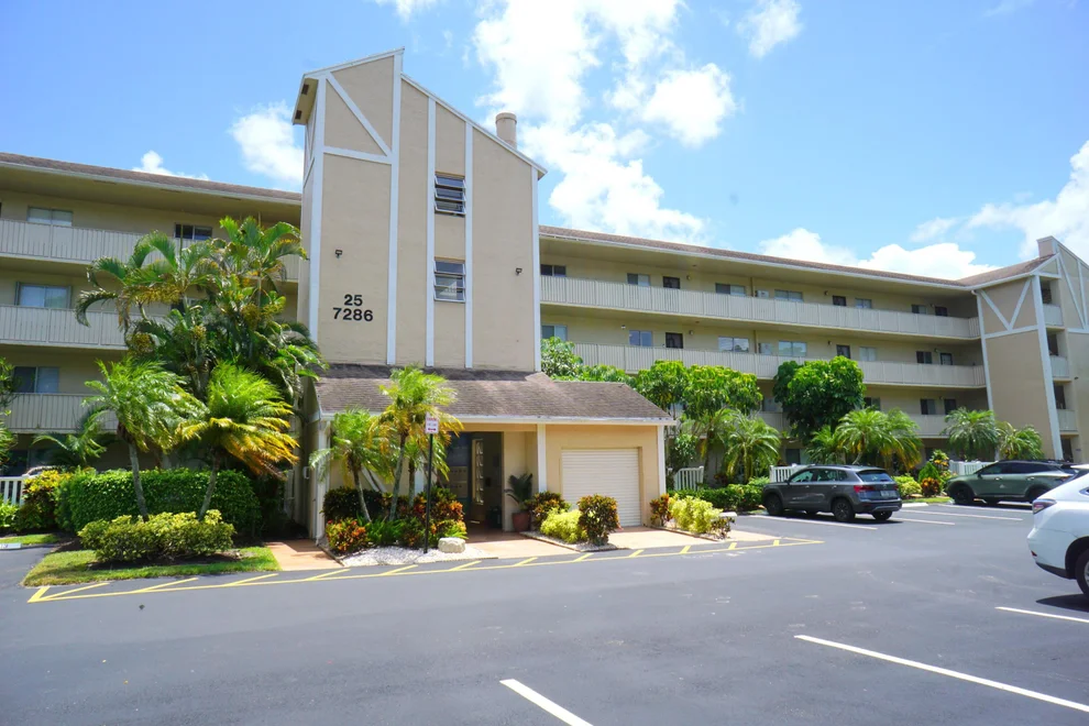 Unit for sale at 7286 HUNTINGTON Lane, Delray Beach, FL 33446