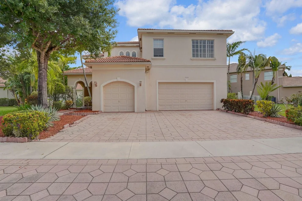 Unit for sale at 1324 Beacon Circle, Wellington, FL 33414