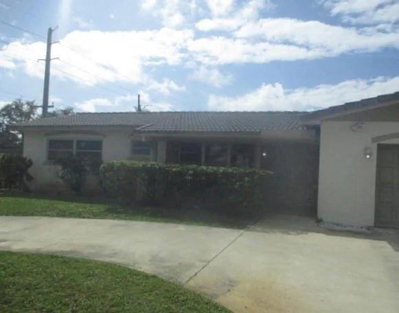 Unit for sale at 910 SW 21st Street, Boca Raton, FL 33486
