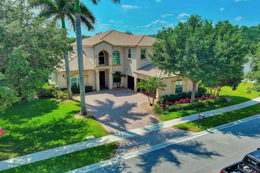 Unit for sale at 122 Sedona Way, Palm Beach Gardens, FL 33418