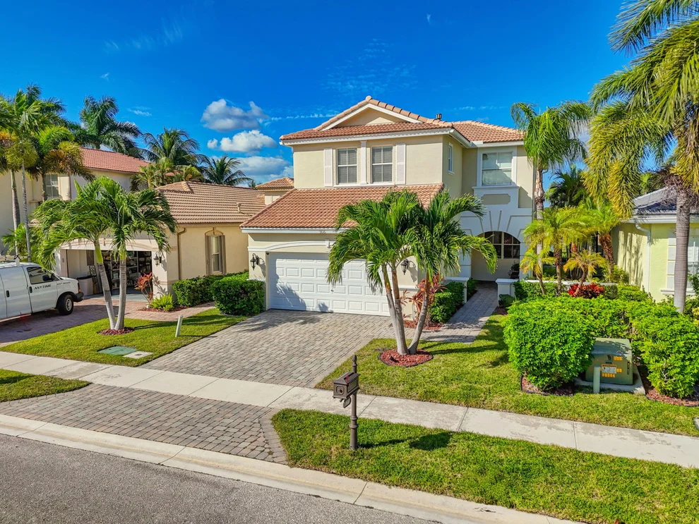 Unit for sale at 166 Isle Verde Way, Palm Beach Gardens, FL 33418