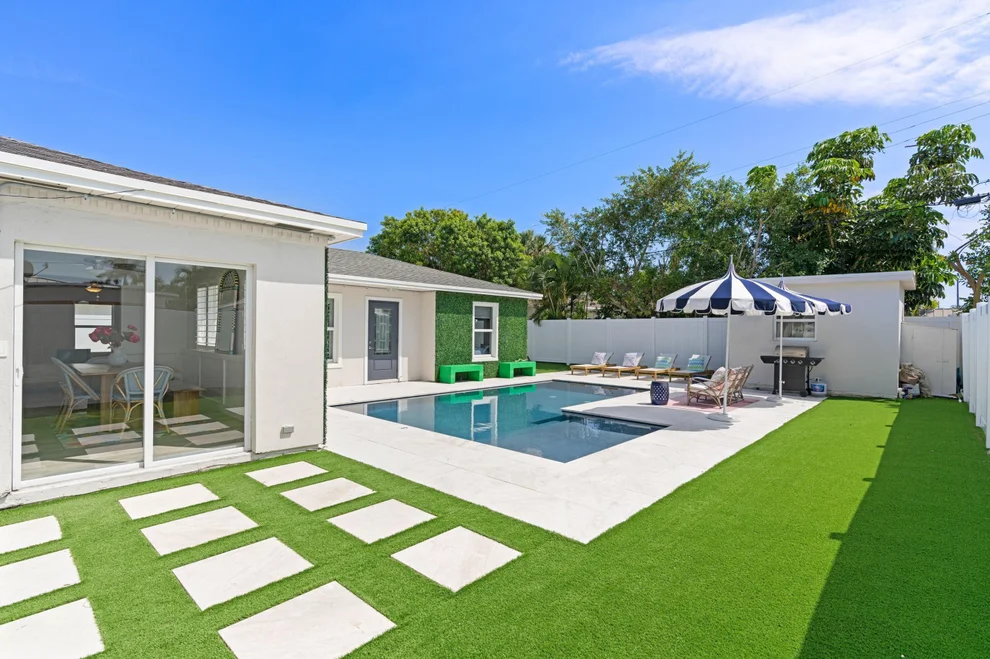 Unit for sale at 330 Alhambra Place, West Palm Beach, FL 33405