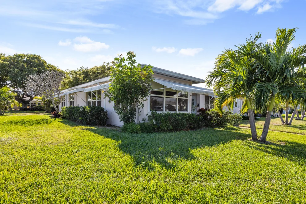 Unit for sale at 200 South Boulevard, Boynton Beach, FL 33435