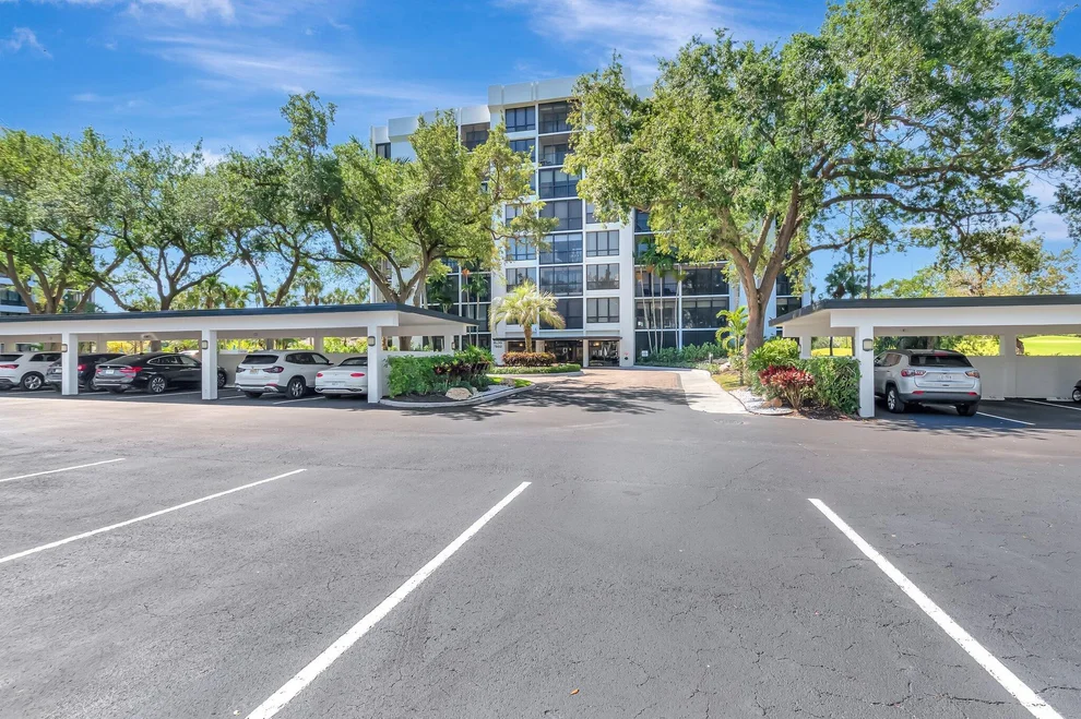 Unit for sale at 7802 Lakeside Boulevard, Boca Raton, FL 33434