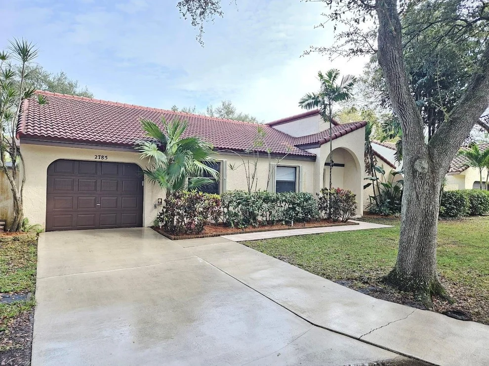 Unit for sale at 2785 Evergreen Way, Cooper City, FL 33026