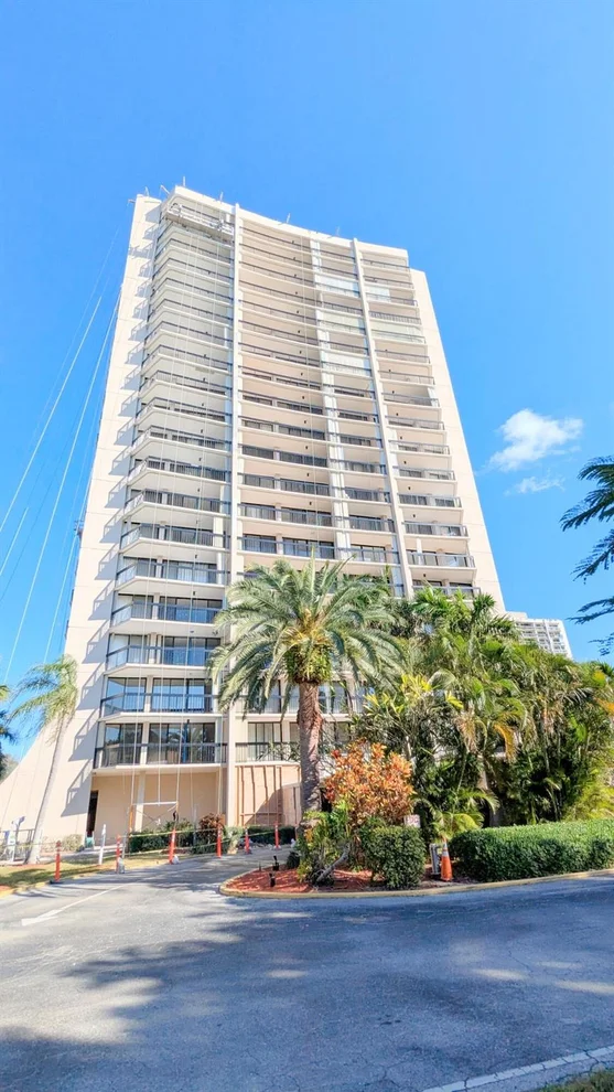 Unit for sale at 2425 Presidential 805 Way, West Palm Beach, FL 33401