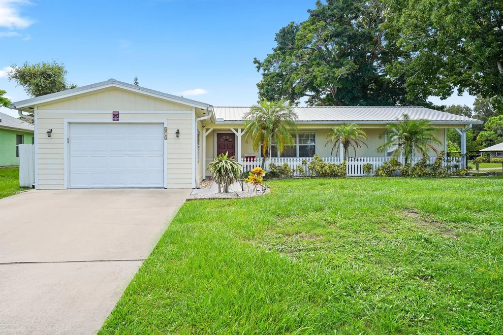 Unit for sale at 573 Alamanda Avenue, Sebastian, FL 32958