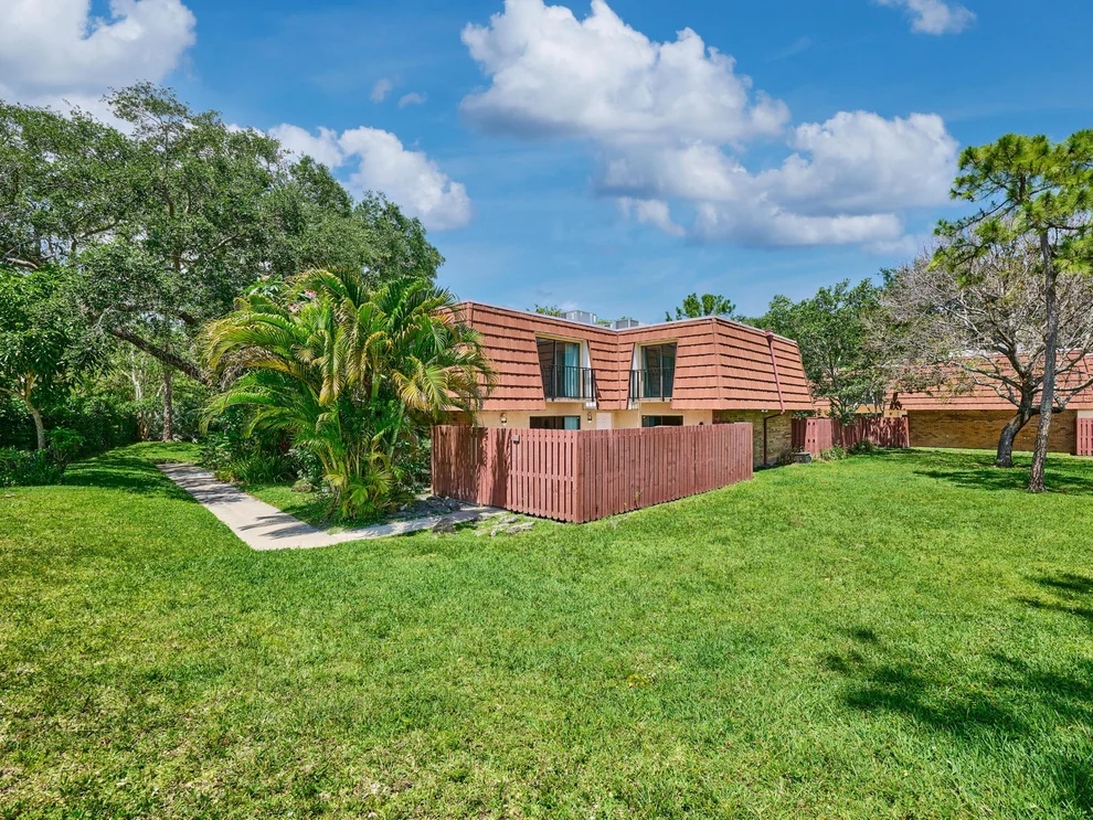 Unit for sale at 1540 Masters Circle, Delray Beach, FL 33445