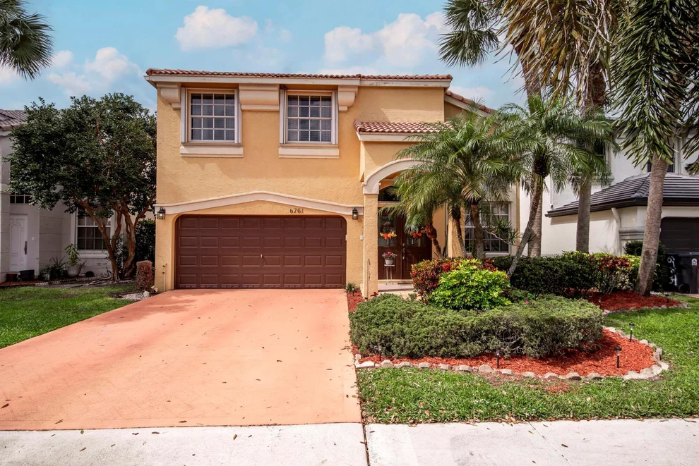 Unit for sale at 6761 Columbia Avenue, Lake Worth, FL 33467