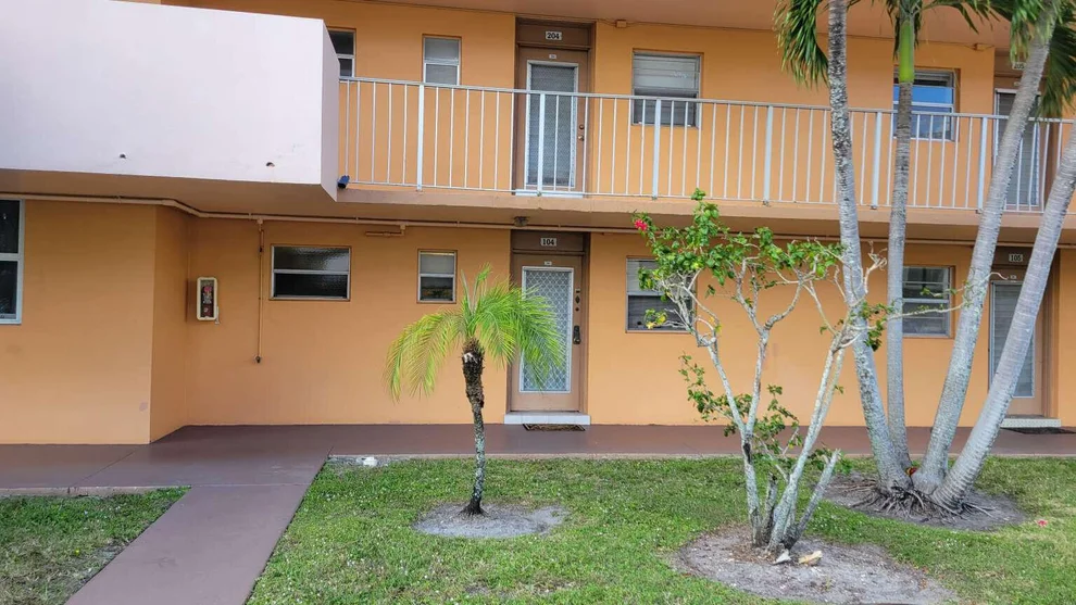 Unit for sale at 3001 NW 46TH Avenue, Lauderdale Lakes, FL 33313