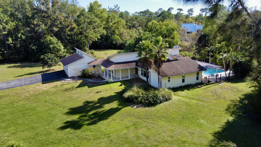 Unit for sale at 17375 Dogwood Trail, Jupiter, FL 33478