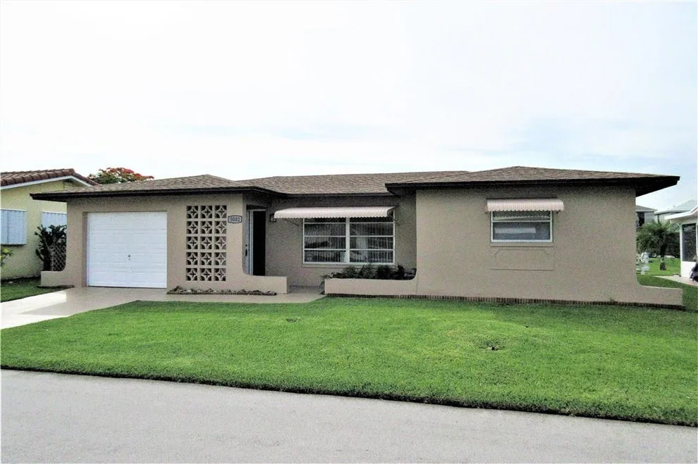 Unit for sale at 5002 NW 49th Road, Tamarac, FL 33319