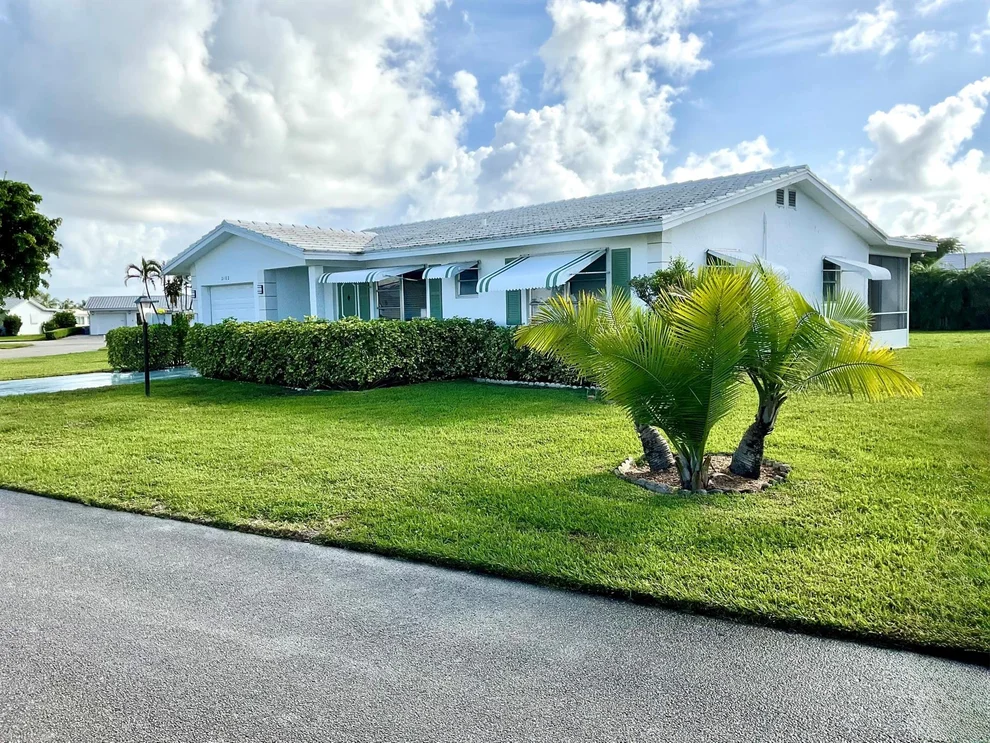 Unit for sale at 2102 SW 22nd Court SW, Boynton Beach, FL 33426