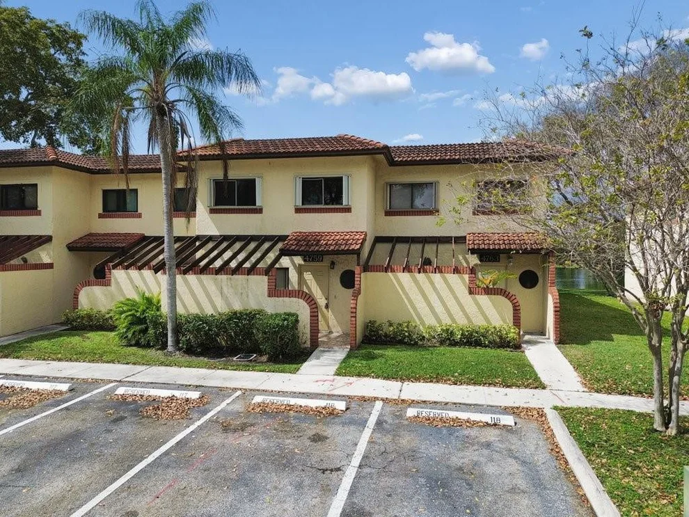 Unit for sale at 4759 NW 90th Avenue, Sunrise, FL 33351