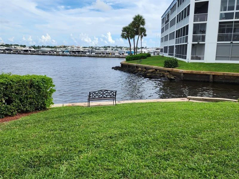 Unit for sale at 300 Waterway Drive, Lantana, FL 33462