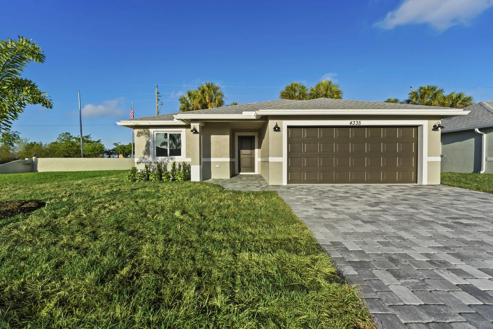 Unit for sale at 4335 SW 15th Way, Okeechobee, FL 34974
