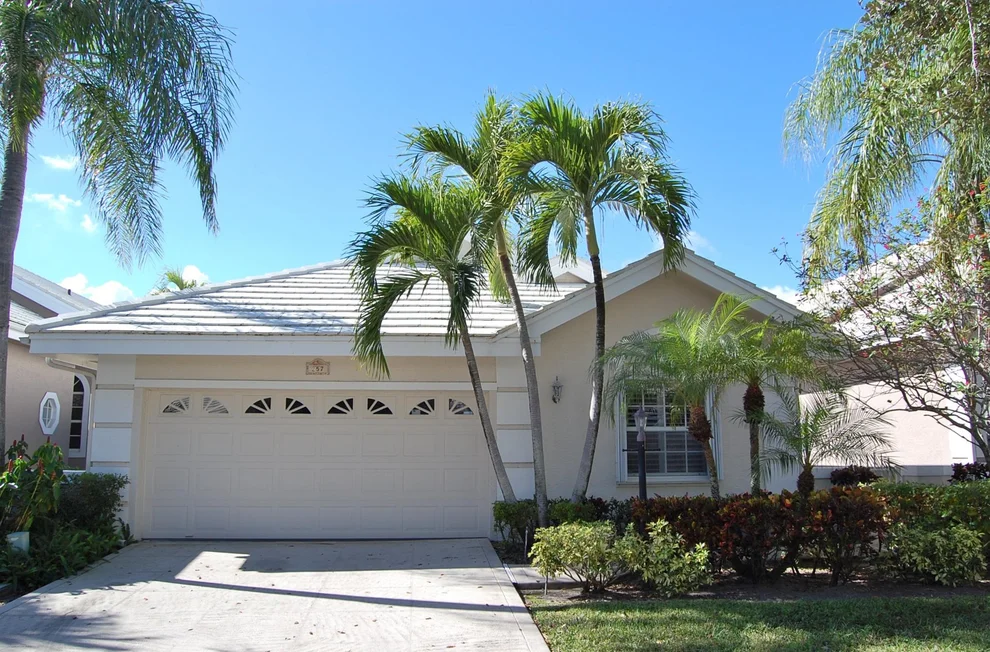 Unit for sale at 257 E Canterbury Circle, Palm Beach Gardens, FL 33418