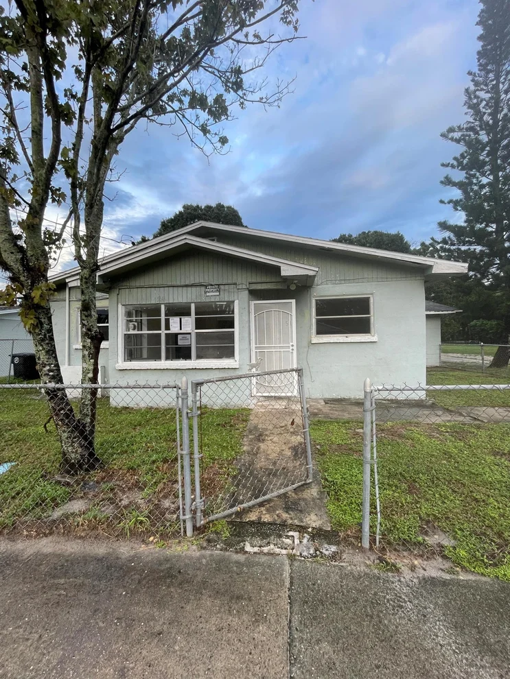 Unit for sale at 512 N 17th Street, Fort Pierce, FL 34950