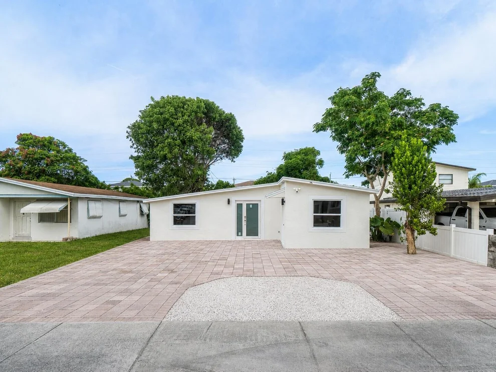 Unit for sale at 325 SW 8TH Avenue, Delray Beach, FL 33444