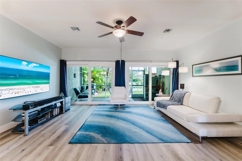 Unit for sale at 272 W Hemingway Circle, Margate, FL 33063