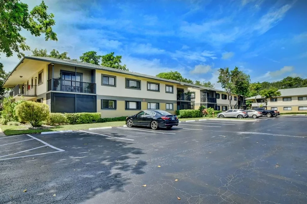 Unit for sale at 632 Trace Circle, Deerfield Beach, FL 33441