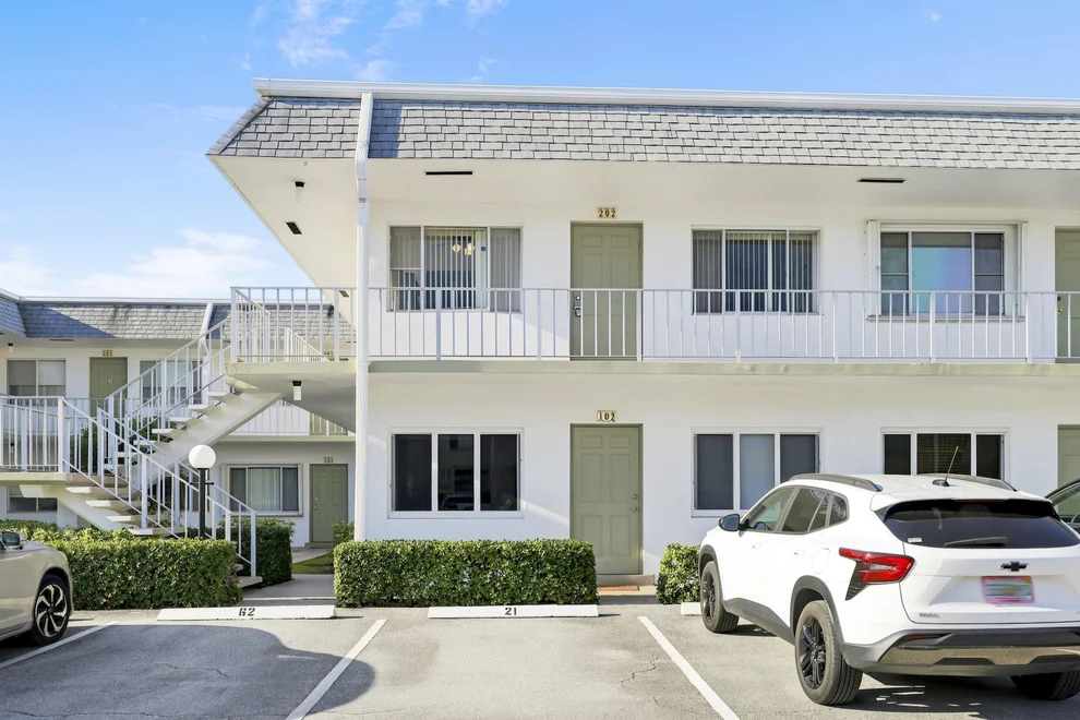 Unit for sale at 2920 Cynthia Lane, Lake Worth Beach, FL 33461