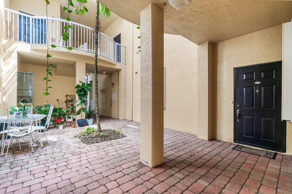 Unit for sale at 110 Jacaranda Country Club Drive, Plantation, FL 33324