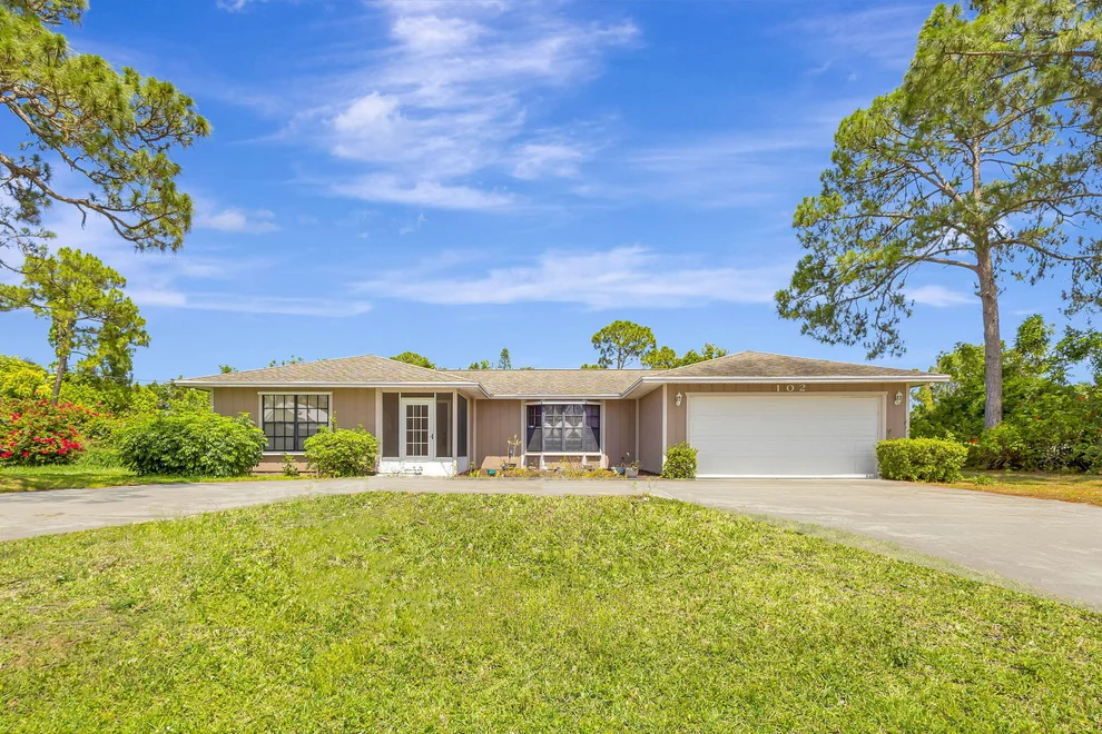 Unit for sale at 102 SE Crosspoint Drive, Port St Lucie, FL 34983