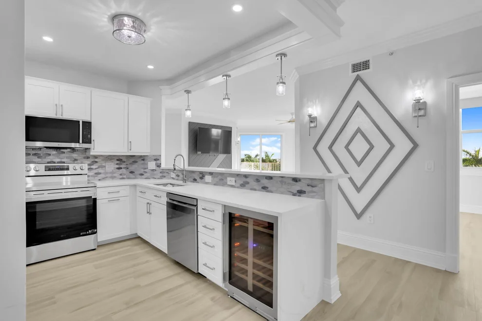 Unit for sale at 804 E Windward Way, Lantana, FL 33462