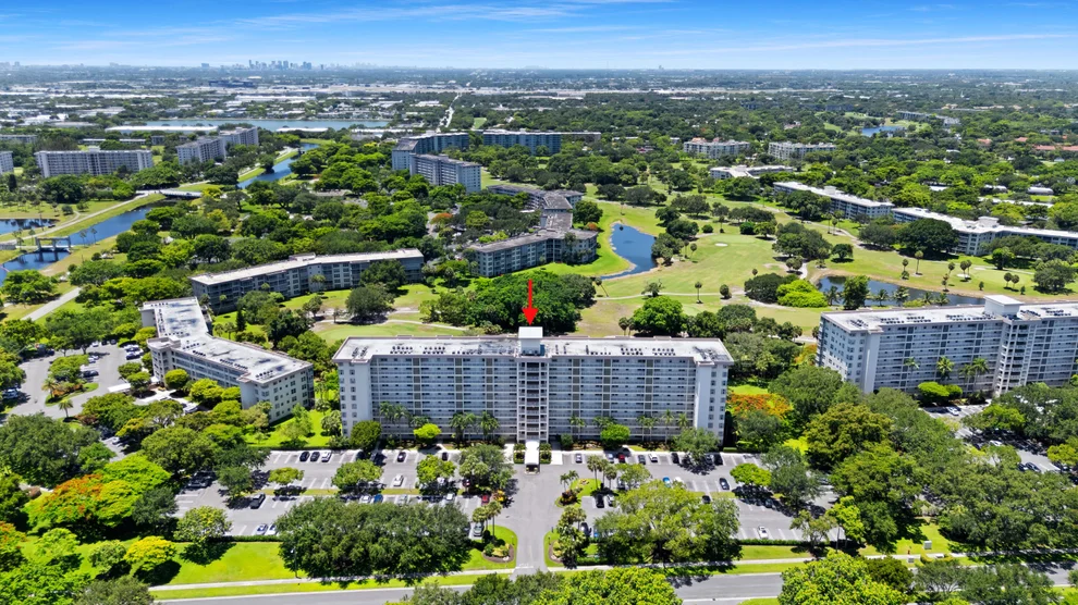 Unit for sale at 3510 Oaks Way, Pompano Beach, FL 33069