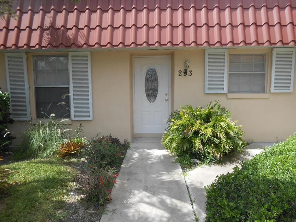 Unit for sale at 293 Cape Cod Circle, Lake Worth, FL 33467