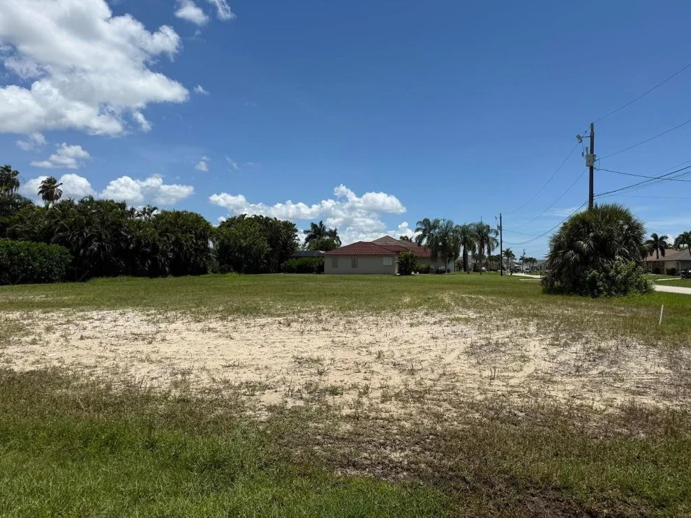 Unit for sale at 2710 SW 30th Terrace, Cape Coral, FL 33914