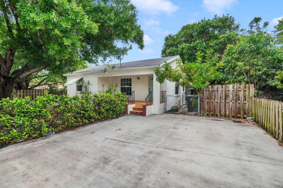 Unit for sale at 704 S Pine Street, Lake Worth Beach, FL 33460