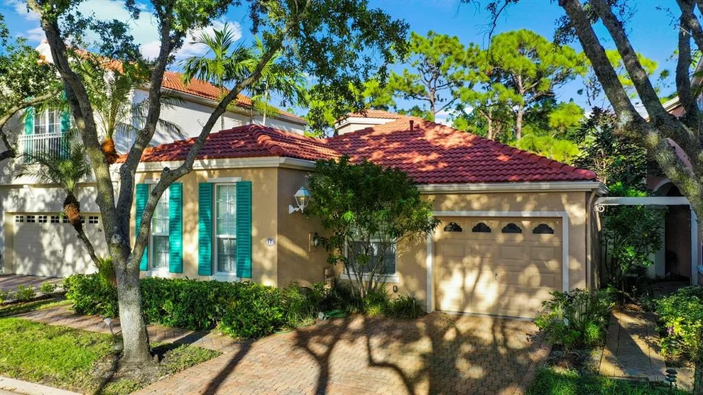 Unit for sale at 17 Via Verona, Palm Beach Gardens, FL 33418