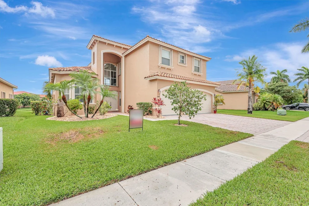 Unit for sale at 6899 Houlton Circle, Lake Worth, FL 33467