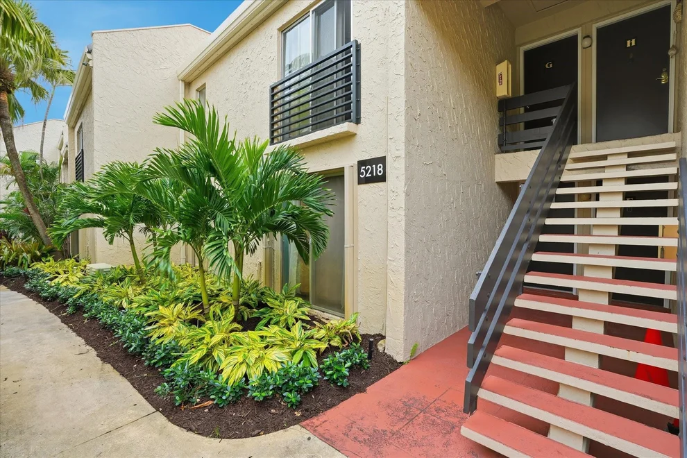 Unit for sale at 5218 NE 6th Avenue, Oakland Park, FL 33334