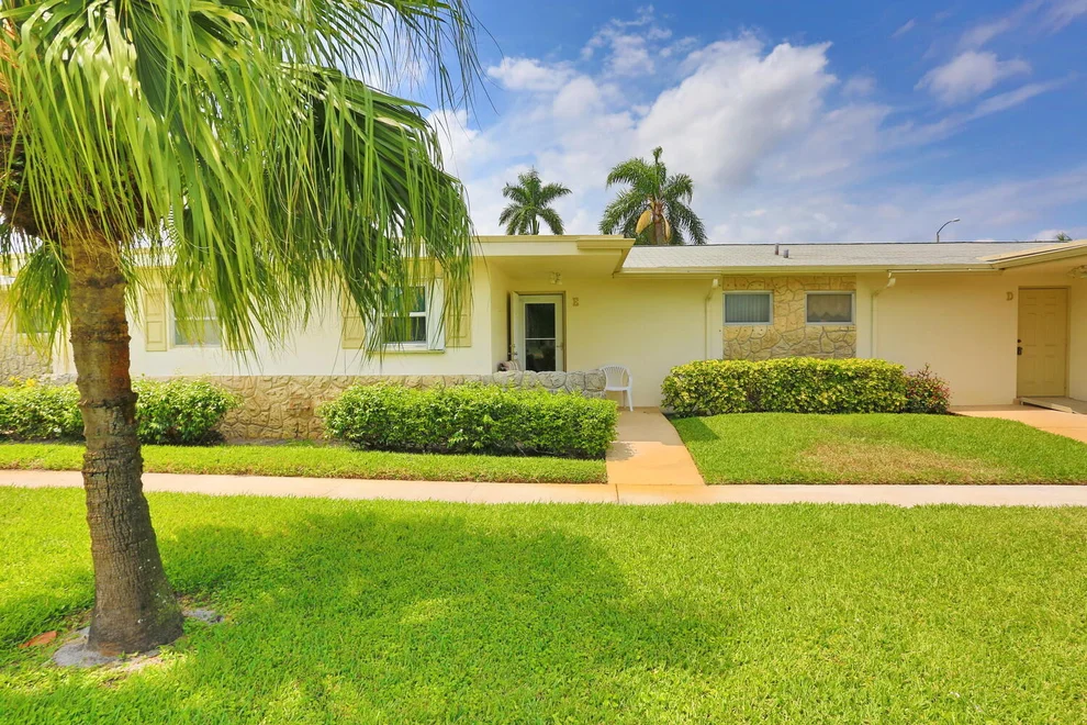 Unit for sale at 2844 E Crosley Drive, West Palm Beach, FL 33415