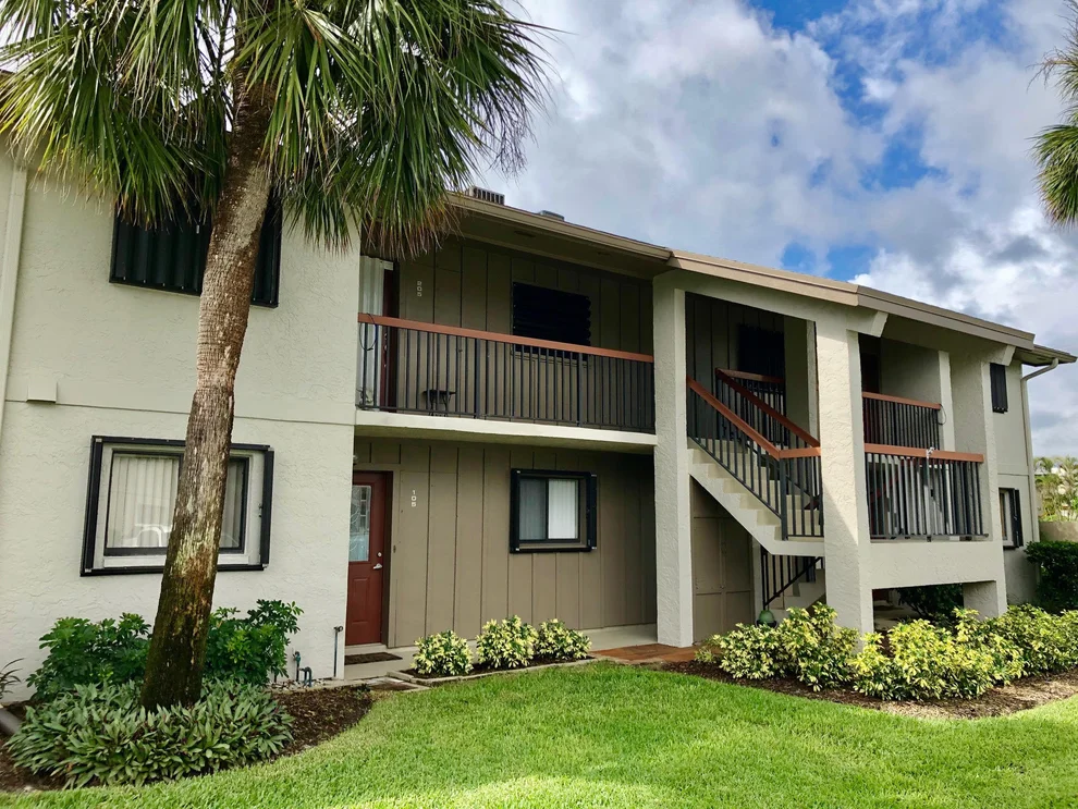 Unit for sale at 1600 NE Dixie Highway, Jensen Beach, FL 34957