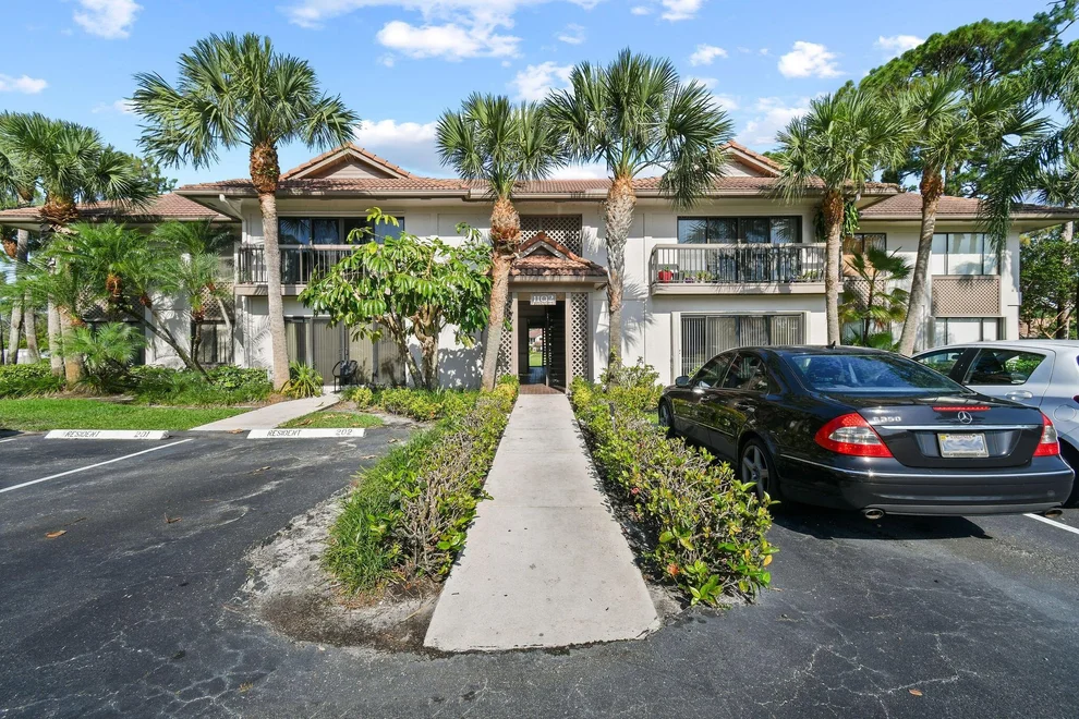 Unit for sale at 1102 Duncan Circle, Palm Beach Gardens, FL 33418