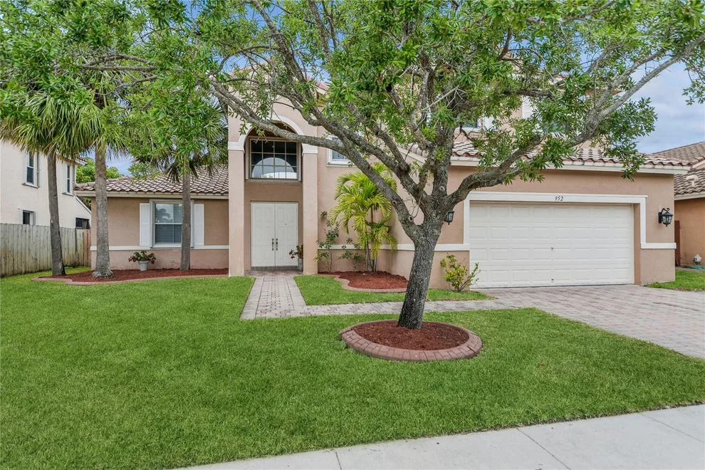 Unit for sale at 952 SW 191st Avenue, Pembroke Pines, FL 33029