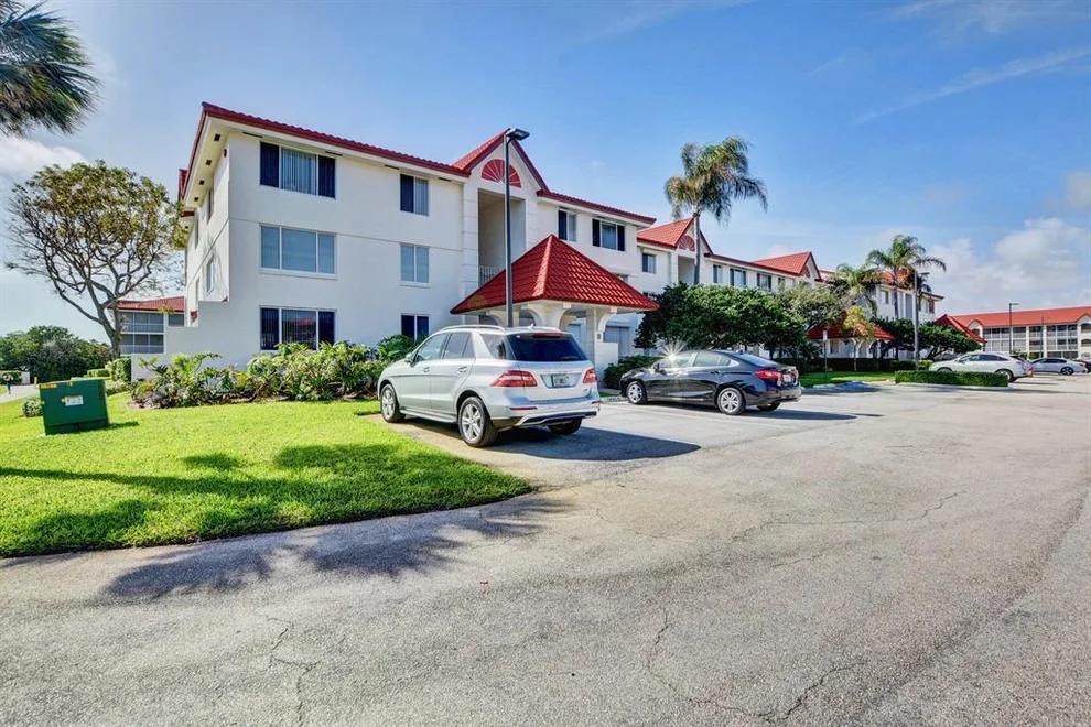 Unit for sale at 109 Half Moon Circle, Hypoluxo, FL 33462