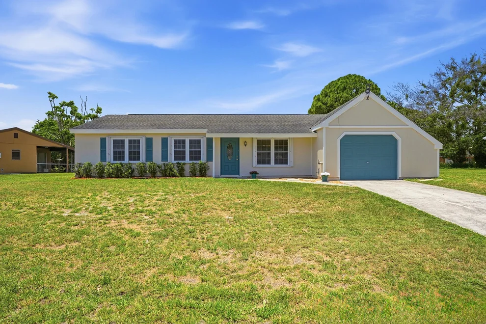 Unit for sale at 450 SW Kentwood Road, Port St Lucie, FL 34953