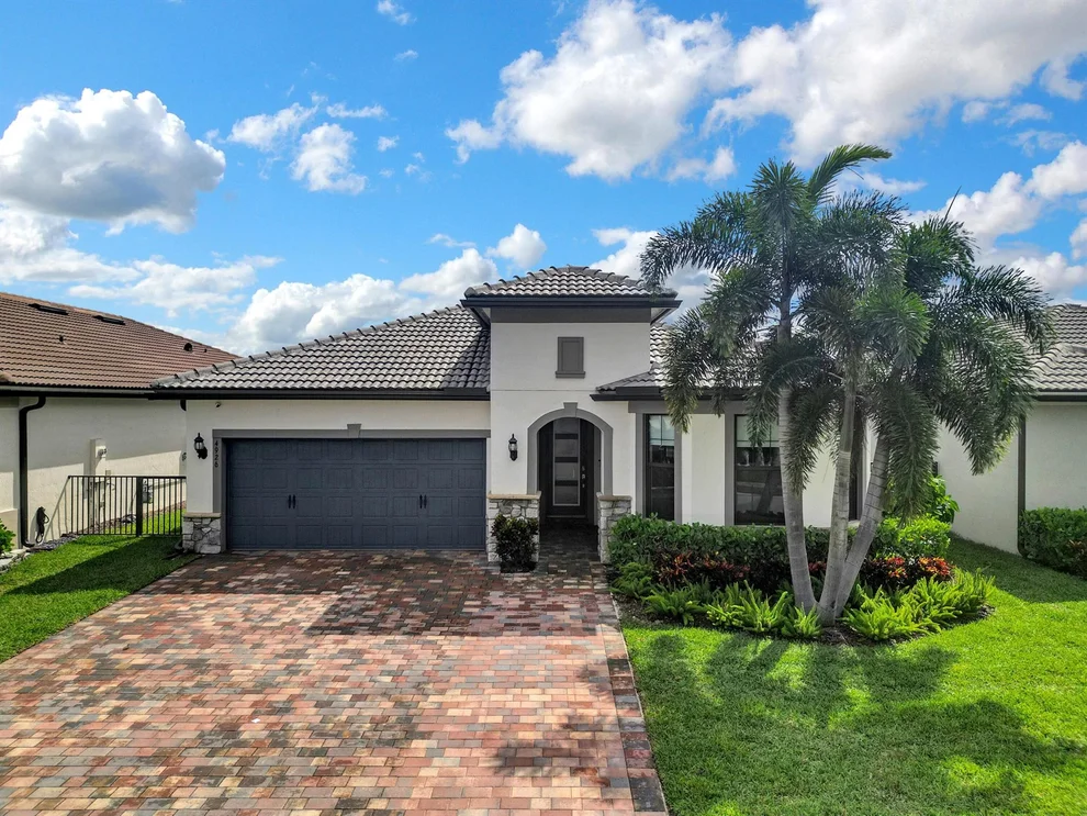 Unit for sale at 4926 Exmoor Street, Lake Worth, FL 33467