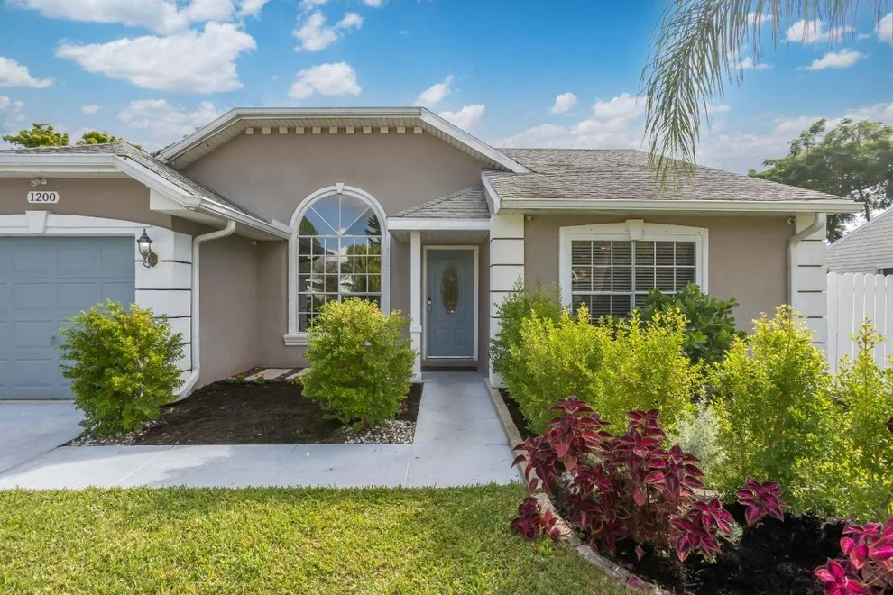 Unit for sale at 1200 Grandview Circle, Royal Palm Beach, FL 33411