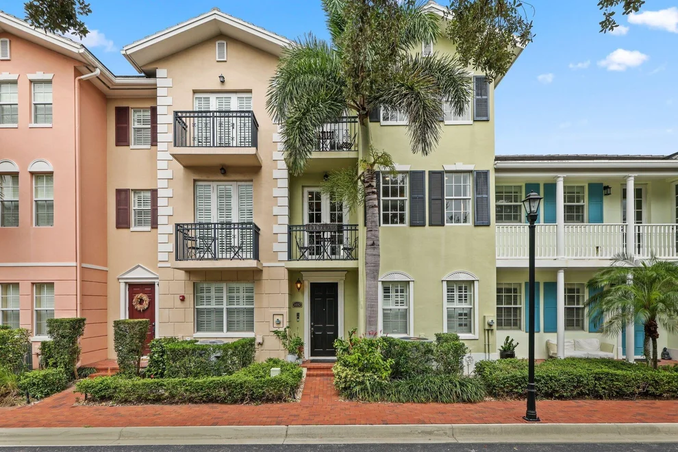 Unit for sale at 1032 E Heritage Club Circle, Delray Beach, FL 33483