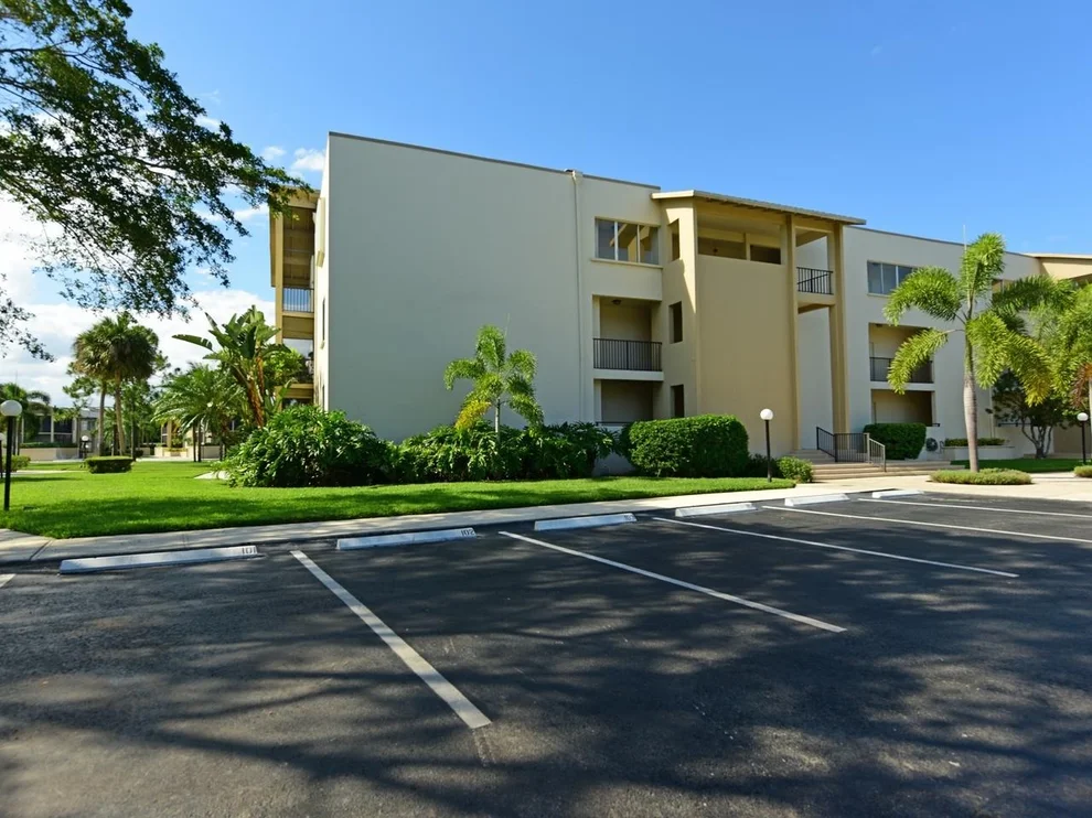 Unit for sale at 11811 Avenue Of The Pga, Palm Beach Gardens, FL 33418