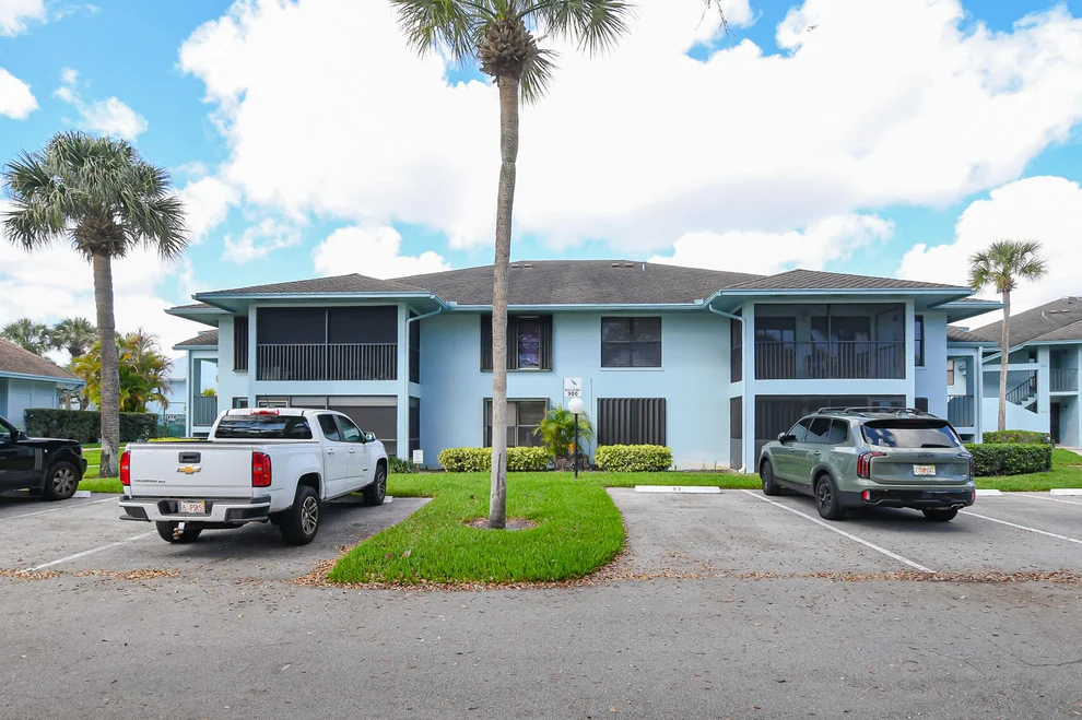 Unit for sale at 950 S Kanner Highway, Stuart, FL 34994