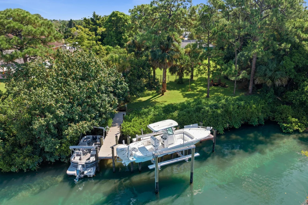 Unit for sale at 4916 SE MANATEE COVE Road, Stuart, FL 34997