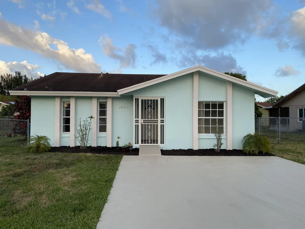 Unit for sale at 16931 SW 100th Place, Miami, FL 33157